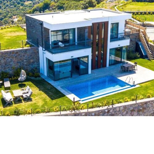 3 Bedroom Villa with Great View Close to Yalikavak Marina 3