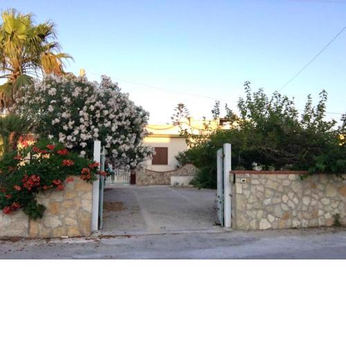 3 bedrooms appartement at Mazara del Vallo 100 m away from the beach with enclosed garden and wifi