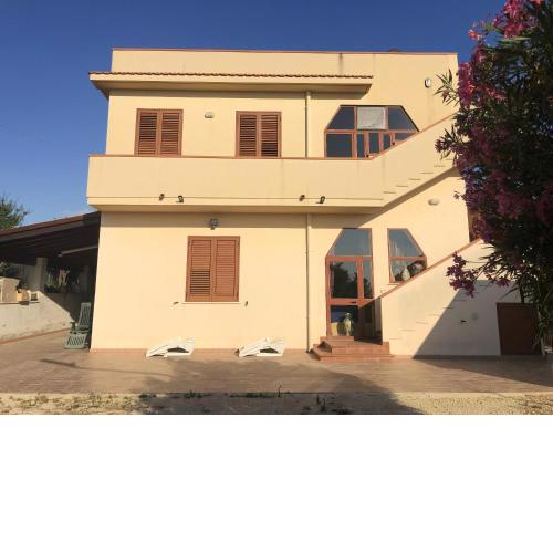 3 bedrooms appartement at Menfi 800 m away from the beach with sea view enclosed garden and wifi