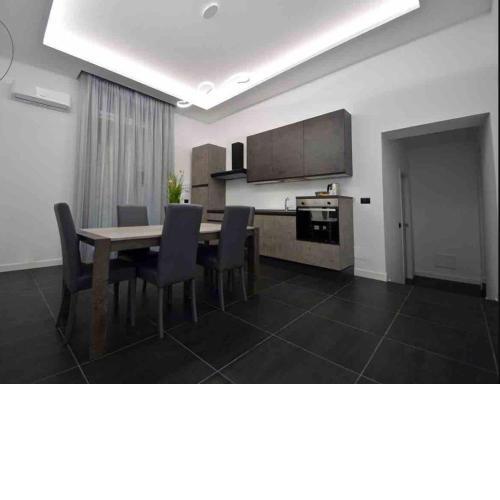 3 bedrooms appartement with balcony and wifi at Napoli 5 km away from the beach