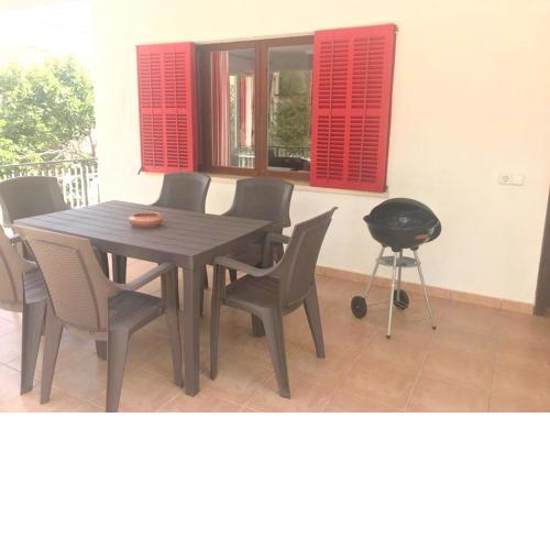 3 bedrooms appartement with shared pool terrace and wifi at Font de Sa Cala 4 km away from the beach
