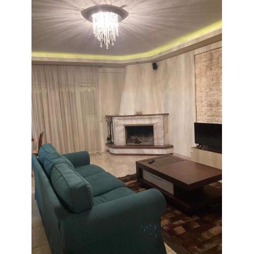 3 Bedrooms central apartment, partner of Asteras Naousas