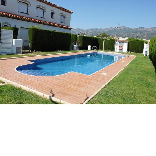 3 bedrooms chalet at Miami Platja 600 m away from the beach with shared pool and enclosed garden