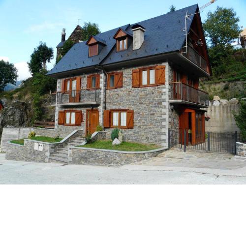 3 bedrooms chalet with city view furnished garden and wifi at Viella
