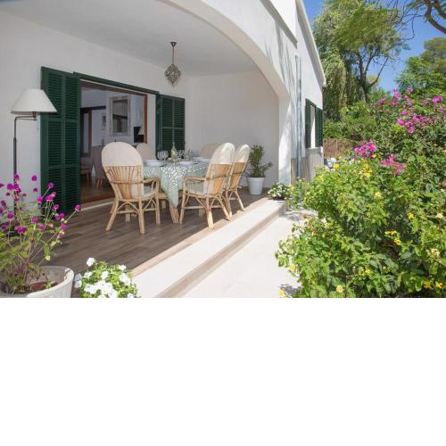 3 bedrooms house at Alcudia 50 m away from the beach with furnished terrace and wifi