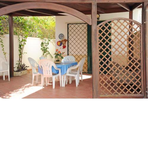 3 bedrooms house at Baia Verde 100 m away from the beach