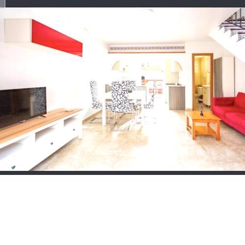 3 bedrooms house at Orpesa 200 m away from the beach with sea view and enclosed garden