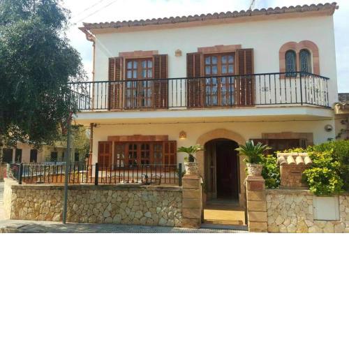 3 bedrooms house at S'Illot Cala Morlanda 600 m away from the beach with furnished terrace and wifi