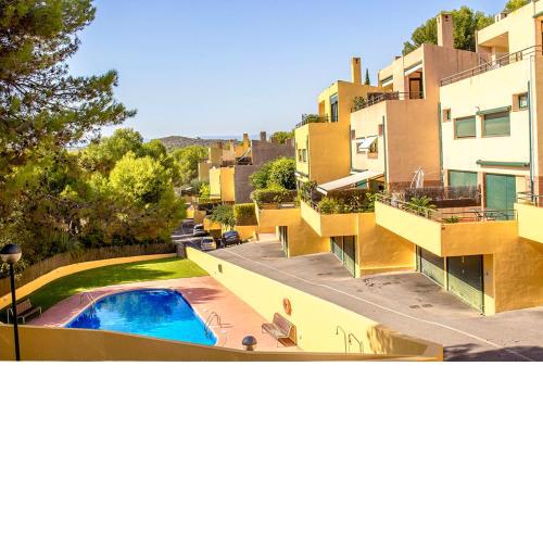 3 bedrooms house at Tarragona 500 m away from the beach with shared pool enclosed garden and wifi