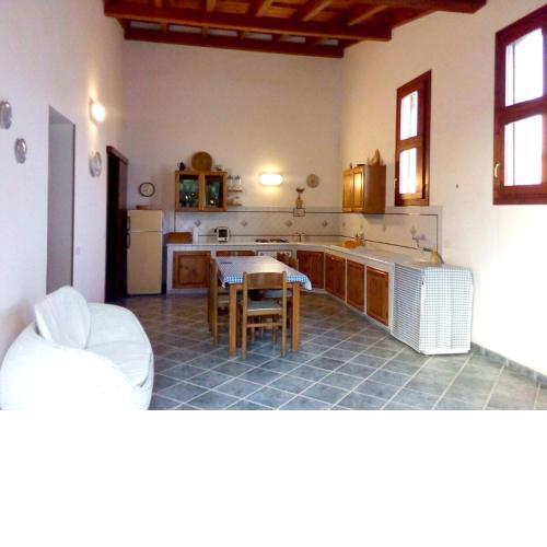 3 bedrooms house at Tre Fontane 200 m away from the beach with enclosed garden