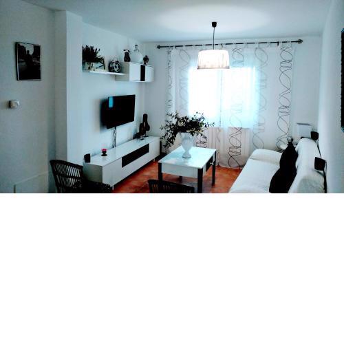 3 bedrooms house with city view enclosed garden and wifi at Almagro