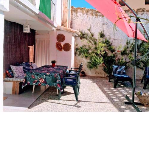 3 bedrooms house with enclosed garden and wifi at El Poyo del Cid