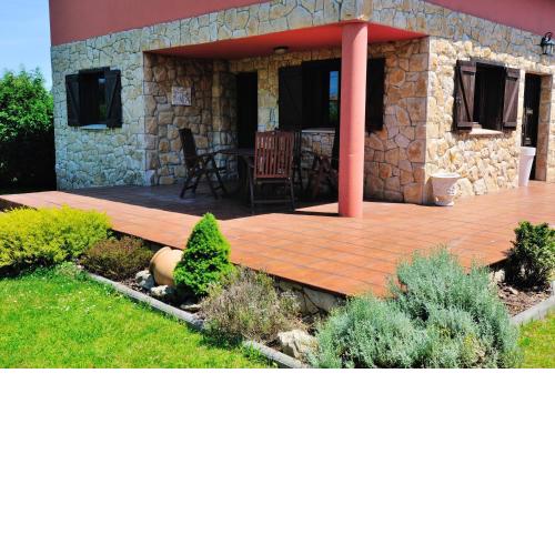 3 bedrooms house with enclosed garden at Albuerne 6 km away from the beach
