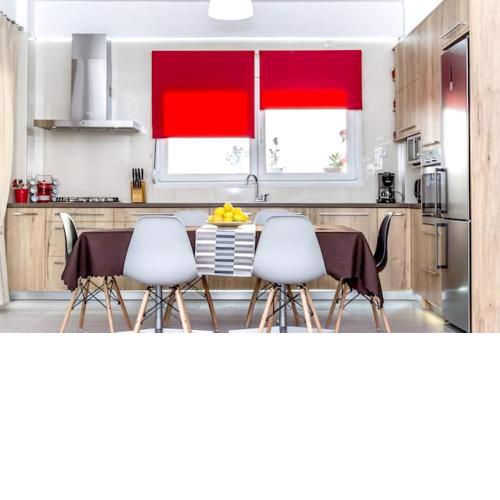 3 bedrooms house with sea view enclosed garden and wifi at Iraklio 5 km away from the beach