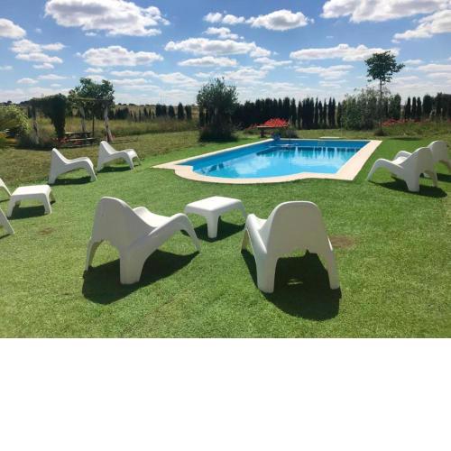 3 bedrooms house with shared pool enclosed garden and wifi at Alcaracejos
