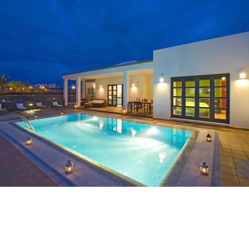 3 bedrooms villa at Playa Blanca 500 m away from the beach with private pool furnished terrace and wifi