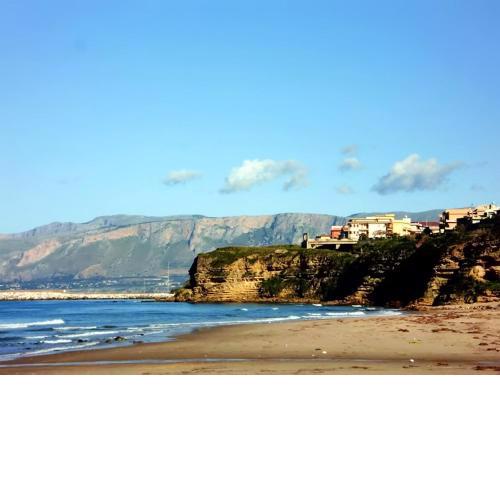 3 bedrooms villa with garden and wifi at Balestrate