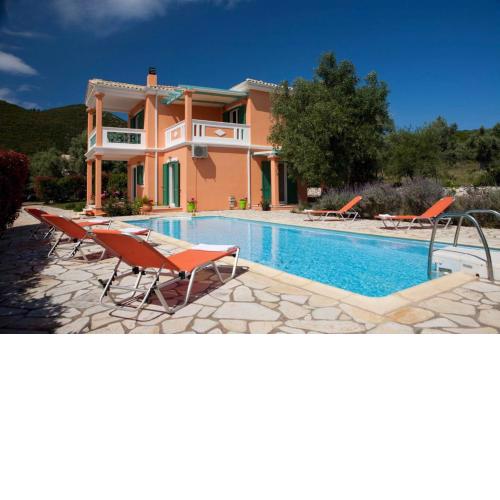 3 bedrooms villa with private pool and enclosed garden at Lefkada 2 km away from the beach
