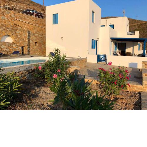 3 bedrooms villa with sea view private pool and balcony at Trivlaka