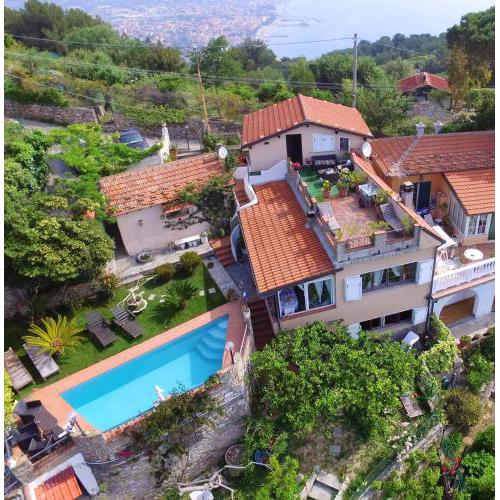 3 bedrooms villa with sea view private pool and enclosed garden at Imperia 3 km away from the beach