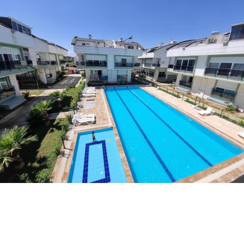 3 bedrooms with pool