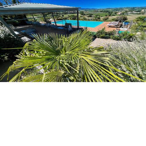3 guests Pool villa-Jacuzzi infinity pool in wondrous gardens that surround