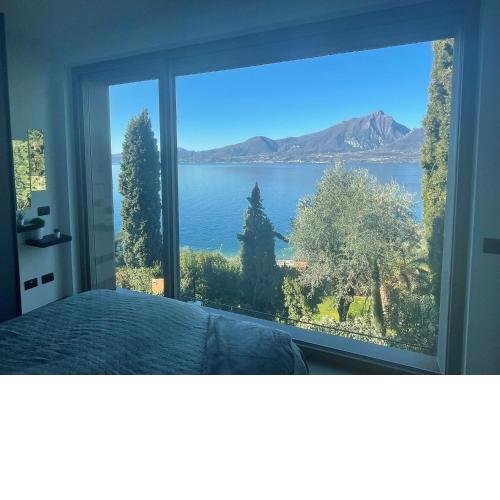 3 Zimmer Apartment am Gardasee mit traumhaften Seeblick und Pool in Torri del Benaco