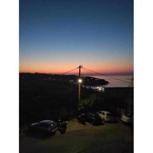 ΕΥΧΑΡΙΣΤΟ ΣΠΙΤΙ 300Μ ΑΠΟ ΤΗΝ ΠΑΡΑΛΙΑ .