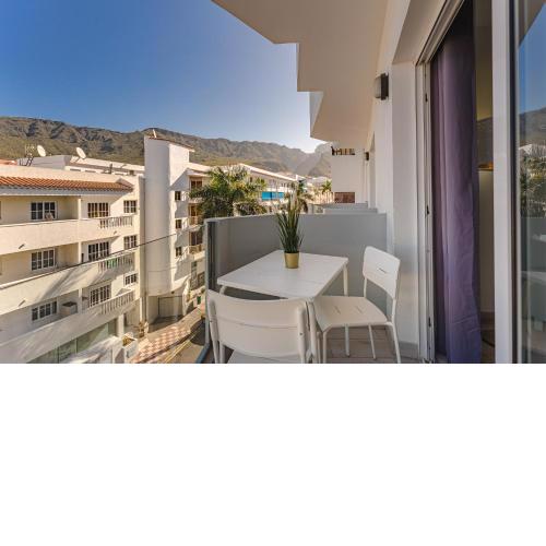 303. MODERN, SUNNY IFONCHE WITH WiFi