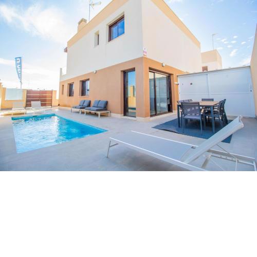 3083 Casa Nueve