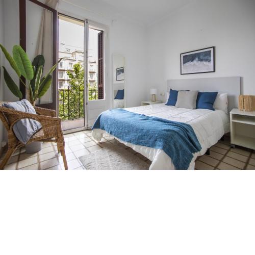 31PAR217 - Mediterranean style apartment