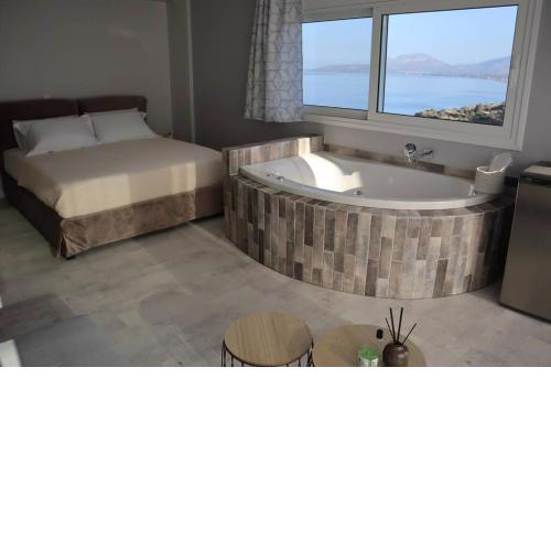 360° View Suites Tan