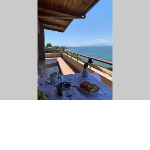 360º suite with endless views to the Ionian Sea