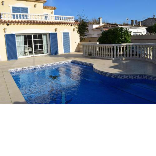 385-casa con piscina privada