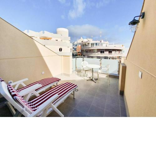 3Arguineguin terrasse apart next to beach