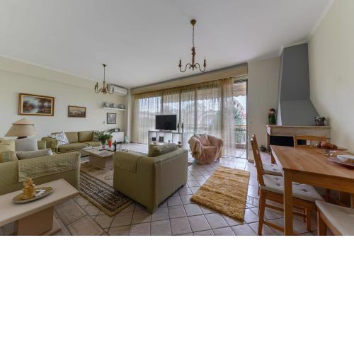 3BD Apartment in the Center
