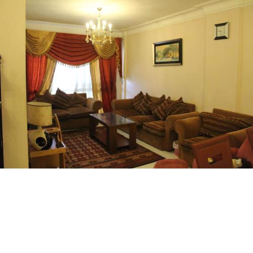 3BD ENTIRE APARTMEN IN A CENTRAL LOCATION (ALEXANDRIA)