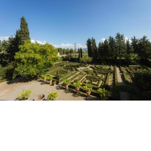 3bdrm luxury Apartment in Tuscan Villa,Private Estate, shared Swimmingpool
