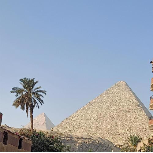 3pyramids view