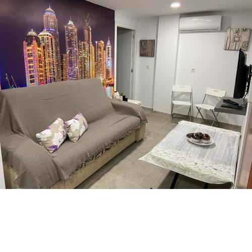 4 APTOS FULLY EQUIPPED STUDIOs NEARLY CENTER