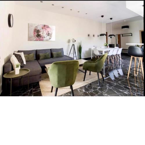 4 bedroom penthouse in center of Athens
