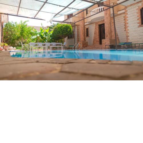 4 Bedroom superior family villa with private pool, 5 min from beach Abu Talat