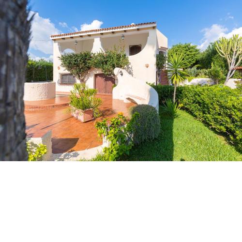 4 bedrooms appartement at Fontane Bianche 50 m away from the beach with sea view enclosed garden and wifi
