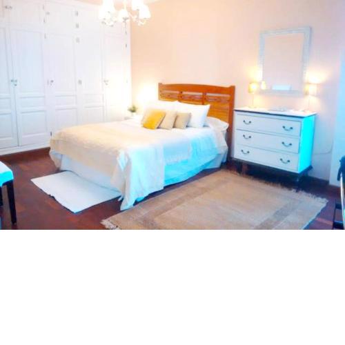 4 bedrooms appartement with furnished terrace and wifi at El Puerto de Santa Maria 1 km away from the beach