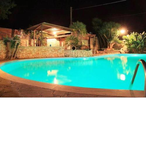4 bedrooms appartement with shared pool furnished terrace and wifi at Castrignano del Capo 4 km away from the beach