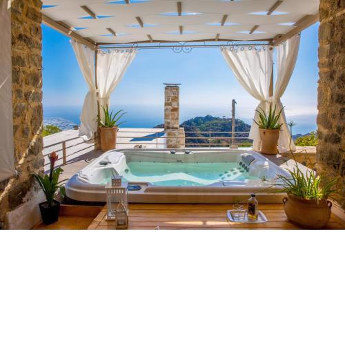 4 bedrooms house with sea view jacuzzi and enclosed garden at Anatoli