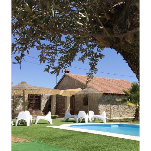 4 bedrooms house with shared pool enclosed garden and wifi at Alcaracejos