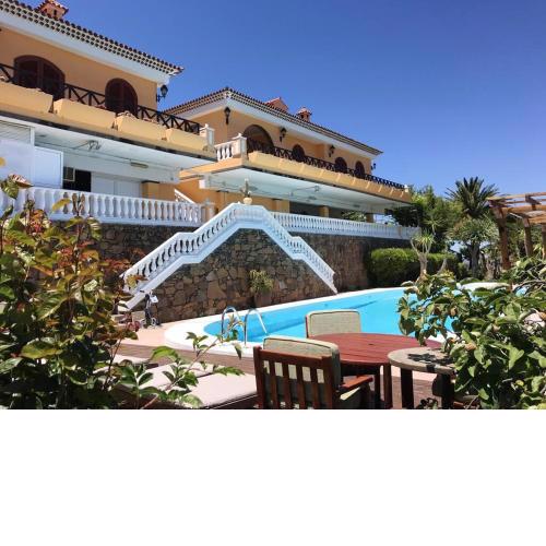 4 bedrooms house with shared pool enclosed garden and wifi at Tejeda