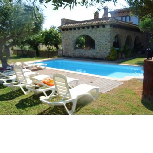 4 bedrooms villa at Torroella de Montgri 700 m away from the beach with city view private pool and enclosed garden