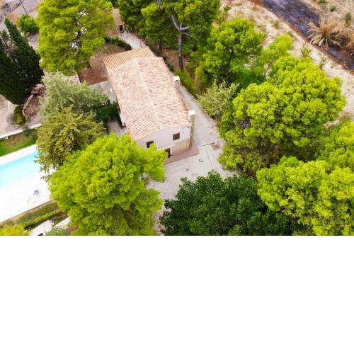 4 bedrooms villa with private pool enclosed garden and wifi at Trapani